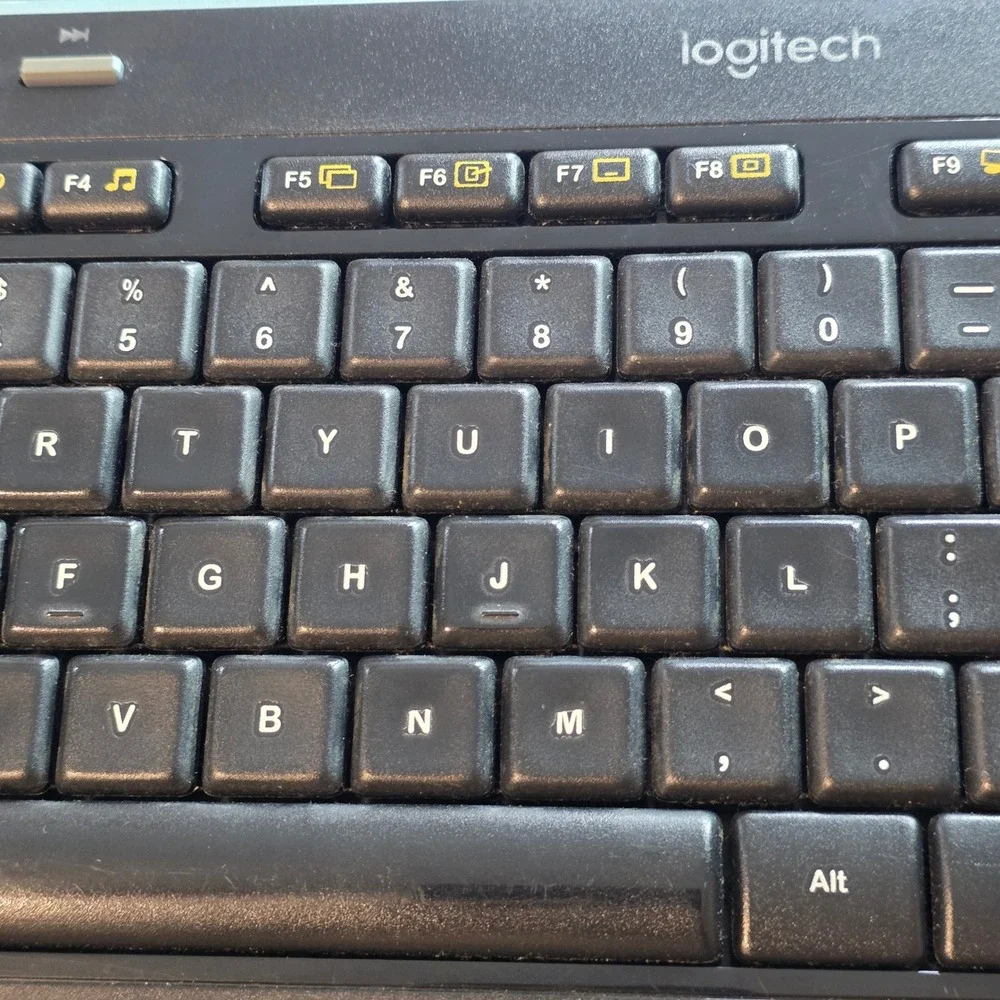 Logitech K520 Wireless Keyboard Black Silver Full Size Media Keys Y-R0012